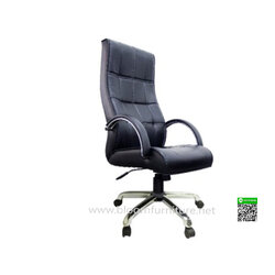 เก้าอี้สำนักงานพนักพิงสูงหุ้มหนัง มีโช๊คปรับสูงต่ำ ขนาด 62x73x127 ซม.