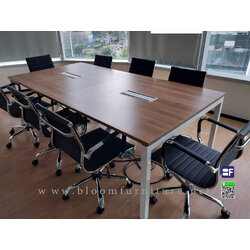 โต๊ะประชุมหน้าไม้เคลือบผิวเมลามีน ขาเหล็กพ่นสี ขนาดและสีผลิตตามต้องการ