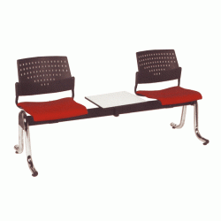 เก้าอี้แถวที่นั่ง และที่พิง ทำจากพลาสติกฉีดขึ้นรูป มีที่วางของ