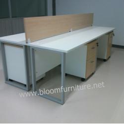 โต๊ะทำงานกลุ่มพร้อม Partition สำหรับ 4 ที่นั่งโครงขาเหล็ก พร้อมตู้ลิ้นชักล้อเลื่อน