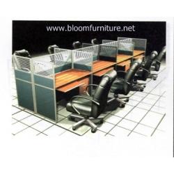 โต๊ะทำงานกลุ่มพร้อม Partition สำหรับ 8 ที่นั่ง ขนาด 490x122x120 ซม.