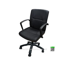 เก้าอี้สำนักงานหุ้มหนัง ขนาด 58x60x90 ซม. ขาพลาสติก