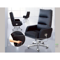 เก้าอี้ผู้บริหารหุ้มหนัง ขนาด 69x48x121-129 ซม.