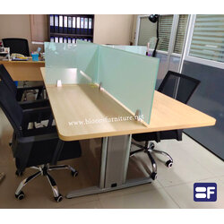 โต๊ะทำงานกลุ่ม 4 ที่นั่ง โต๊ะพร้อม Mini Screen กระจก รับผลิตตามขนาด และสีที่ลูกค้าต้องการ