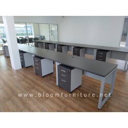 โต๊ะทำงานเขาเหล็กกล่องแข็งแรง และตู้ลิ้นชักล้อเลื่อน