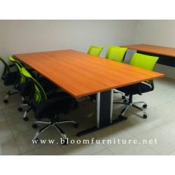 โต๊ะประชุมโครงขาเหล็ก หน้าโต๊ะปิดผิวเมลามีน ขนาดและสีผลิตได้ตามต้องการ