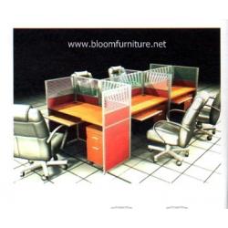 โต๊ะทำงานกลุ่มพร้อม Partition สำหรับ 5 ที่นั่ง ขนาด 306x126x120 ซม.