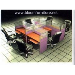 โต๊ะทำงานกลุ่มพร้อม Partition สำหรับ 6 ที่นั่ง ขนาด 244x246x120 ซม.