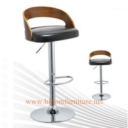 เก้าอี้บาร์สูงโครงไม้ที่นั่งหุ้มหนัง ขนาด 46.5*45*80-101 ซม.