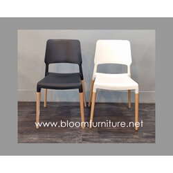 เก้าอี้อาหาร เก้าอี้ร้านกาแฟสไตล์โมเดิร์น เก้าอี้โครงขาไม้ที่นั่งพลาสติกเกรด PP