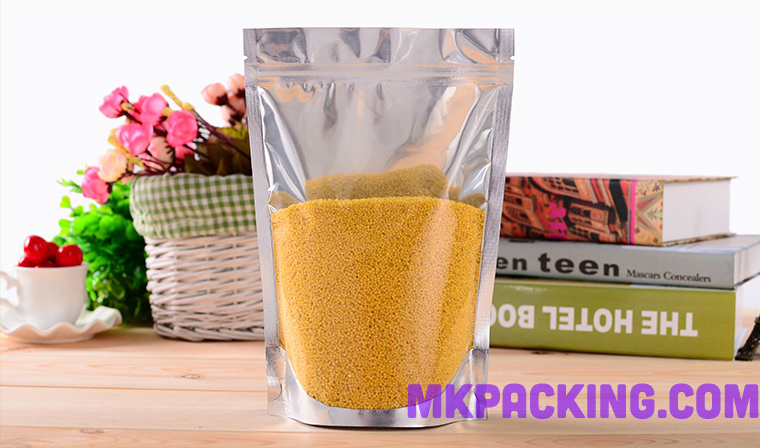 ถุงเมทัลไลท์ หน้าใส หลังฟอยล์ ซิปล็อค ตั้งได้ ขนาด 15*22+4 ซม.
