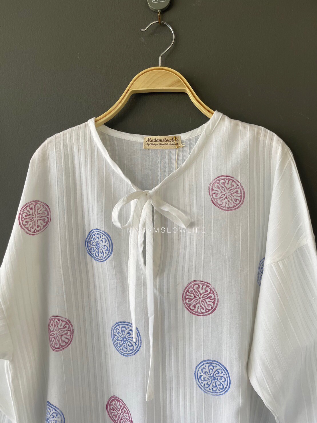 เสื้อแขนยาวผูกโบว์หน้า เนื้อผ้าคอตตอนพรีเมียม