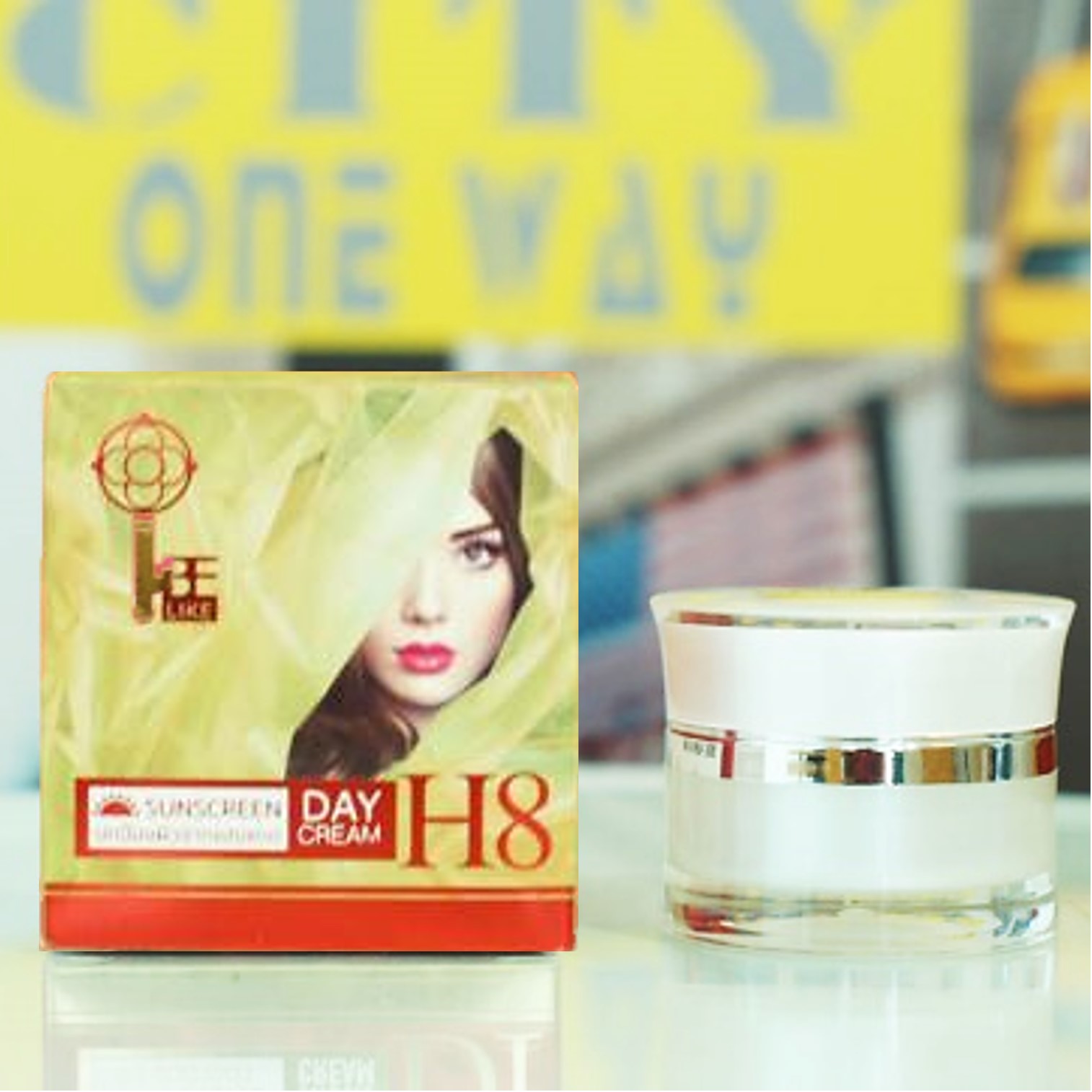 Be-like Sunscreen Day Cream 15g. ครีมบำรุงและปกป้องผิวจากแสงแดดเนื้อบางเบาสูตรเข้มข้นพิเศษ