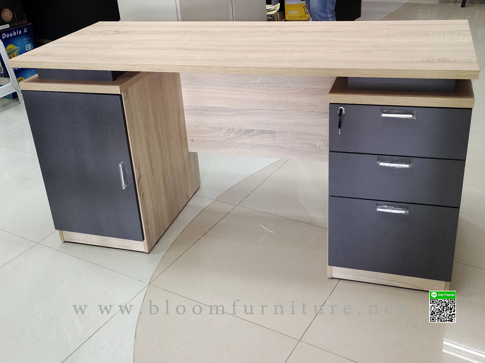 โต๊ะทำงานพร้อมลิ้นชัก มีกุญแจล็อก ขนาด 150x60x75 ซม.