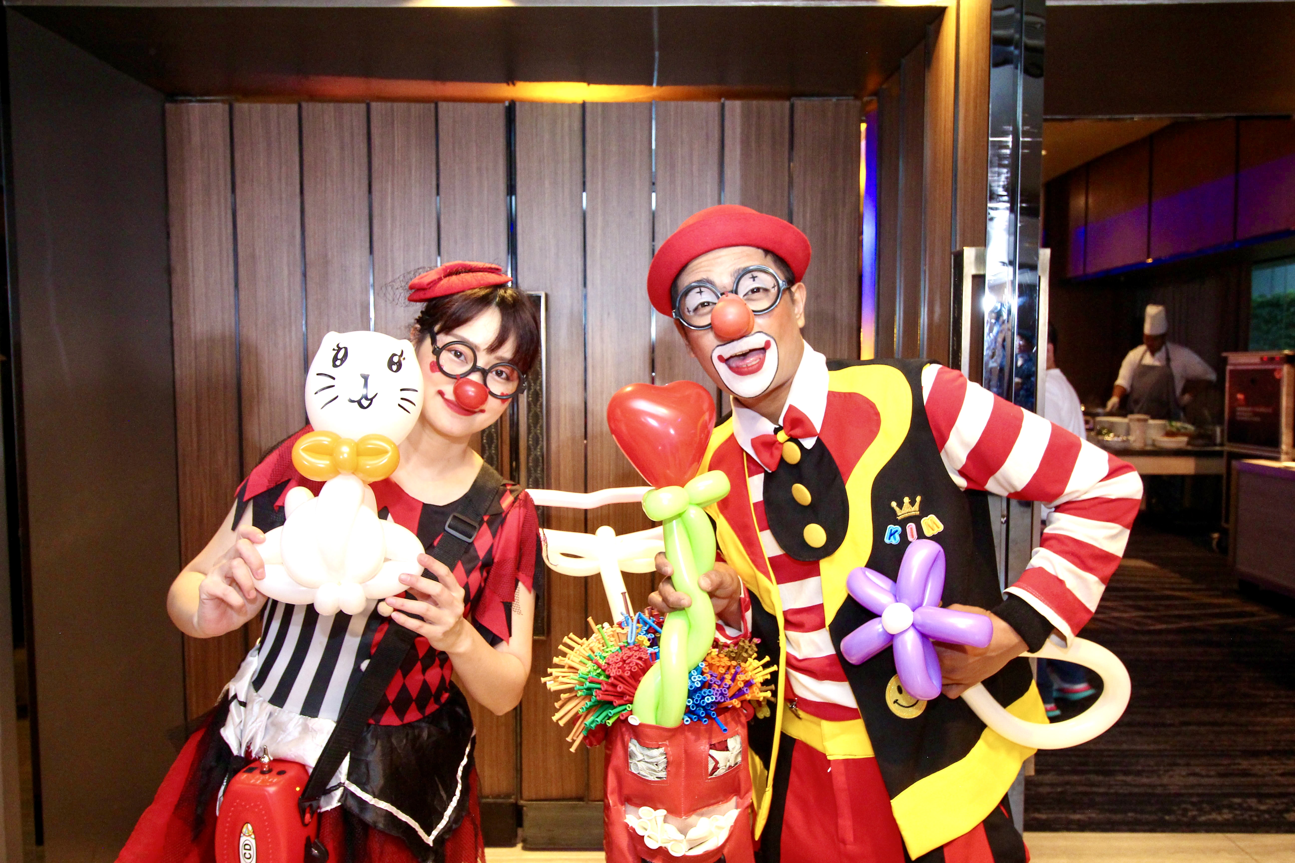 ตัวตลกโบโซ่ บิดลูกโป่งแฟนซี รูปต่างๆ รูปสัตว์ได้ทุกสัตว์