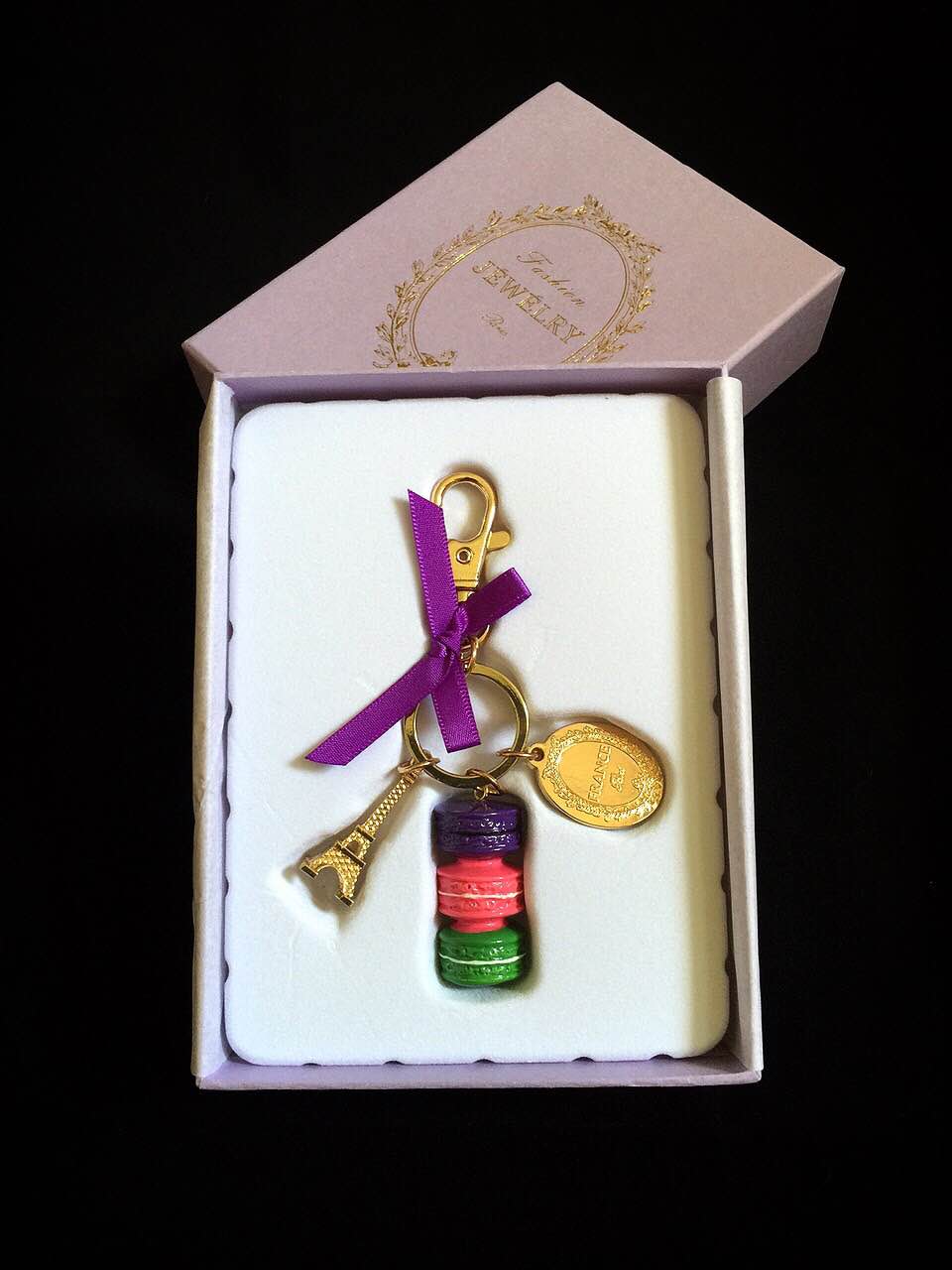 พวงกุญแจมาการอง