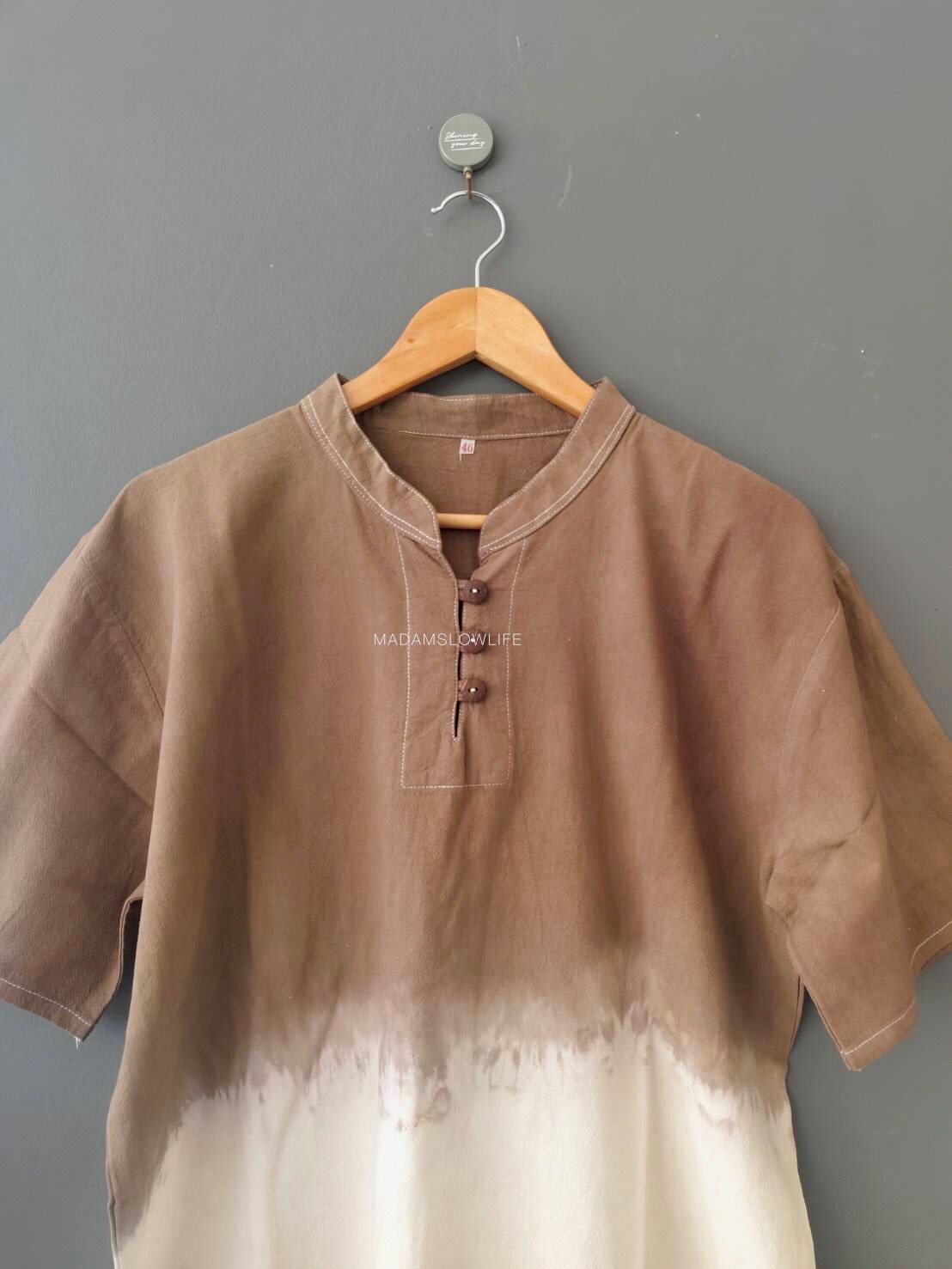 เสื้อคอจีนผู้ชายมัดย้อมสีน้ำตาลปลอดสารพิษ Size:42" 44" 46" 48" 50"