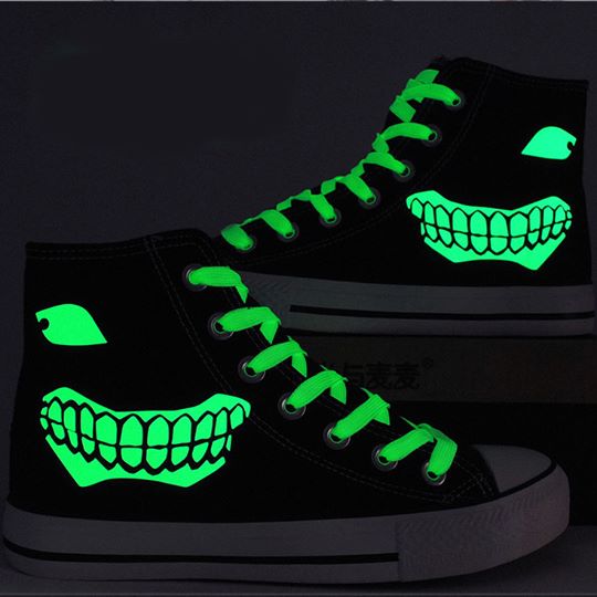 รองเท้าผ้าใบ ลาย Tokyo Ghoul เรืองแสงได้!!