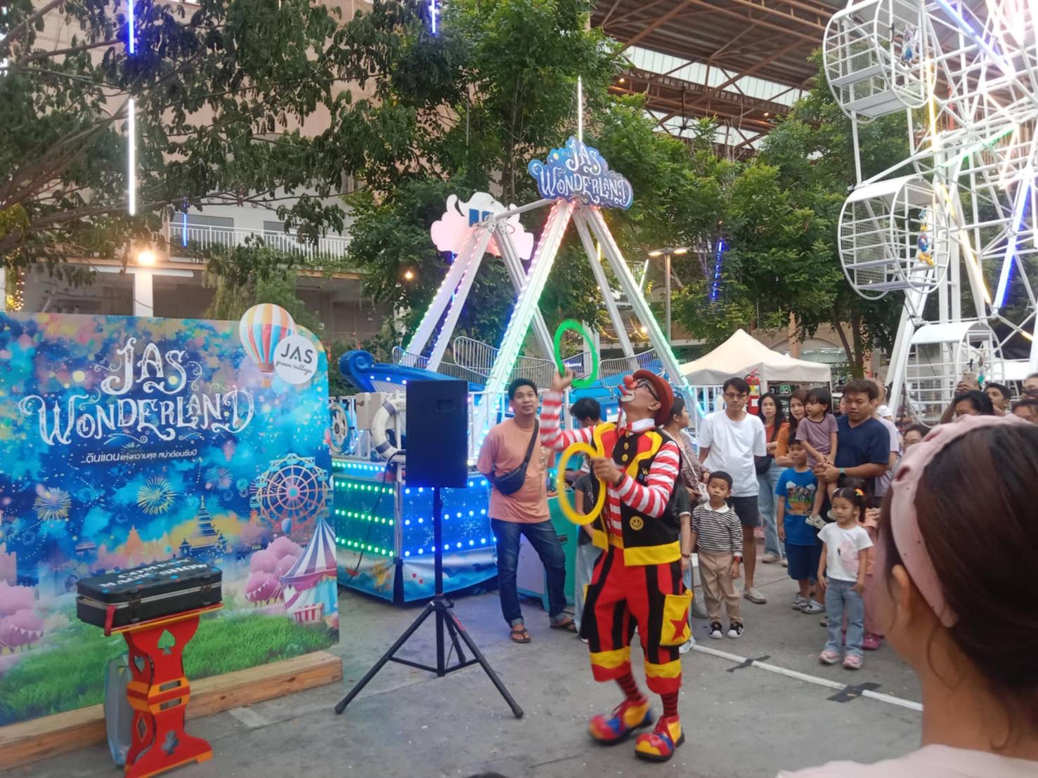 จักกลิ้งโชว์ โยนบอล โยนห่วง โยนคลับ