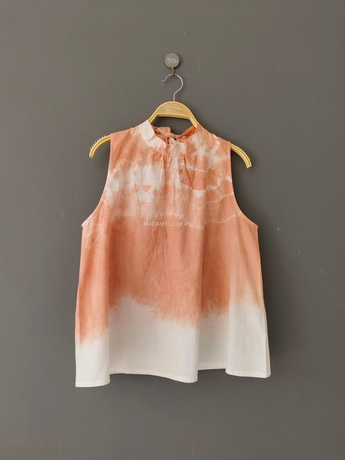 เสื้อผู้หญิงทรงคอเต่าผูกโบว์หลัง Size: S M L XL