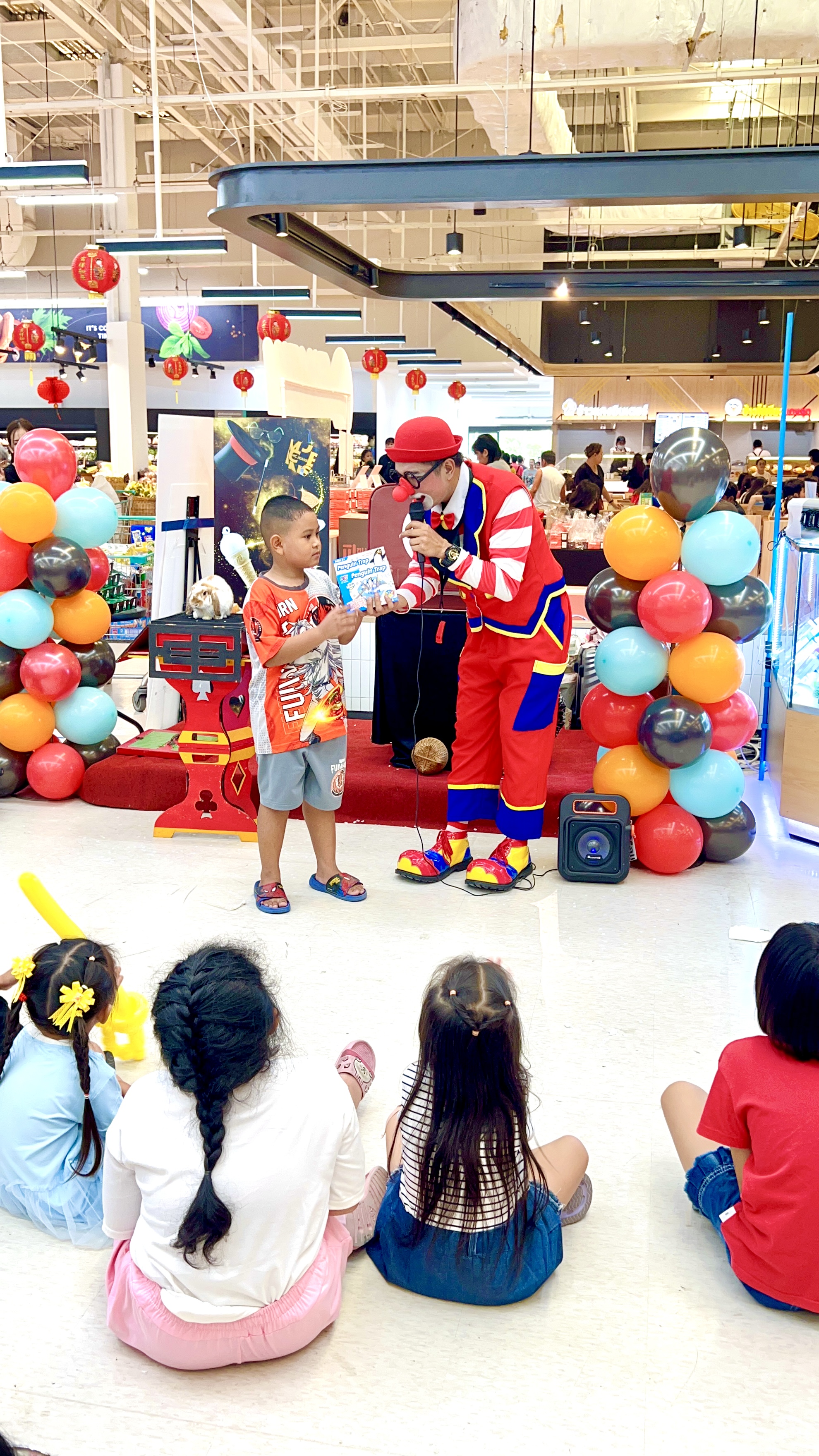 โชว์มายากล แนวตลก มายากลสำหรับเด็กๆ สร้างความสนุกและเสียงหัวเราะ