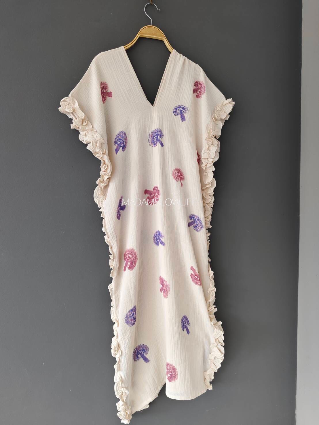 เดรสทรงคอวี Size F อก 36-40 นิ้ว ยาว 45 นิ้ว