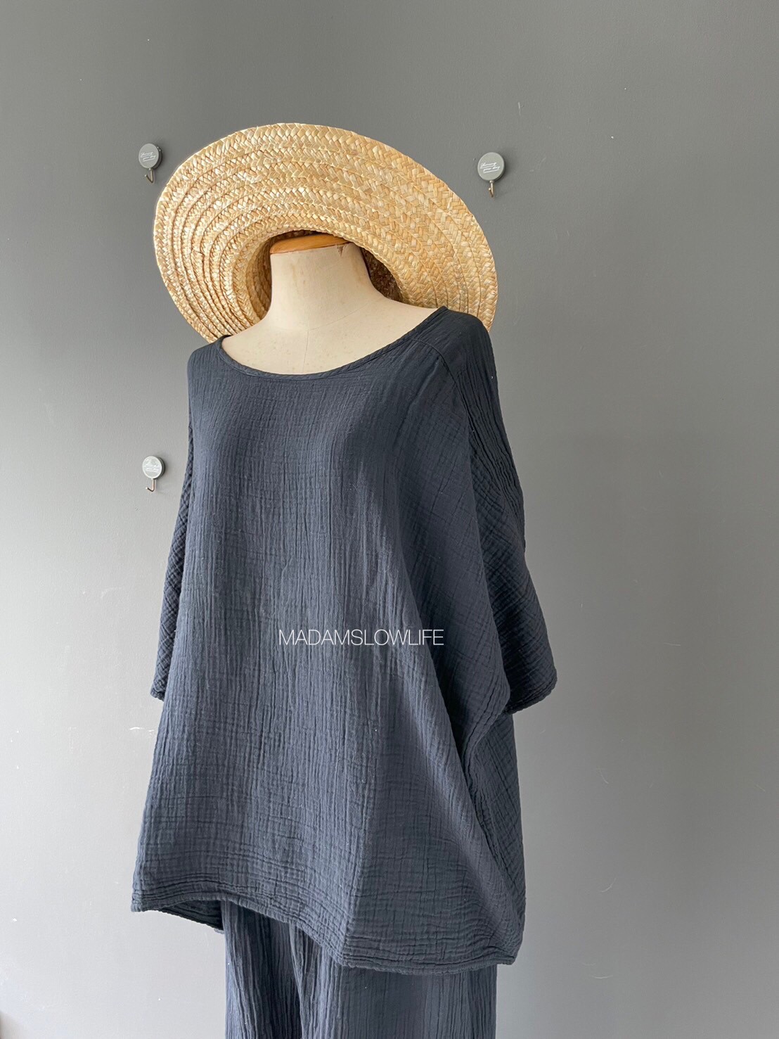 เสื้อสีดำ+กางเกงขายาว สวมใส่สบาย Size:F