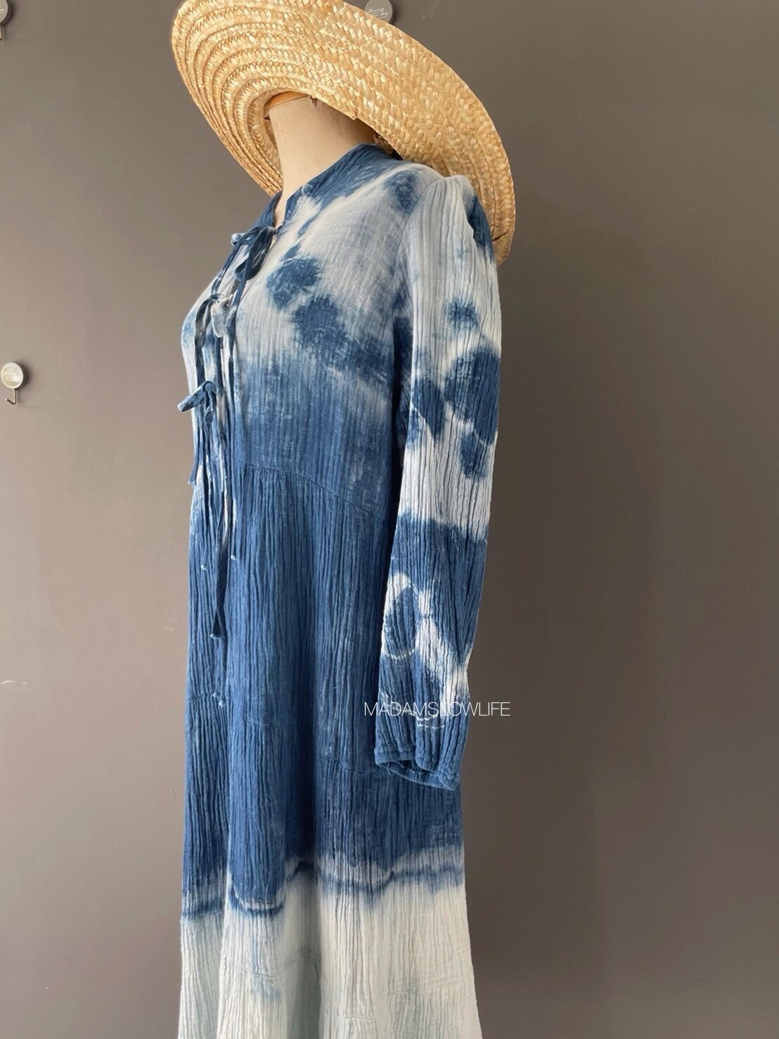 ชุดเดรสสวยๆ Size F ผ้าคอตตอนแบบมีเทกเจอร์ สีครามธรรมชาติ