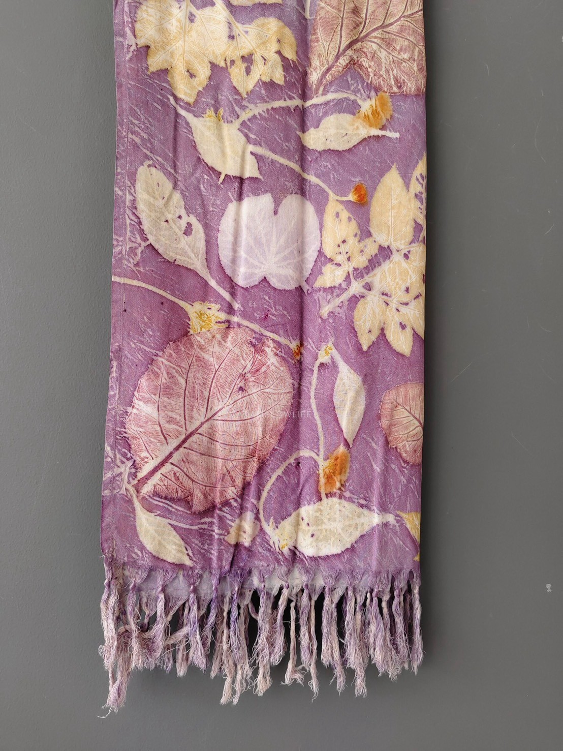 ผ้าพันคอ cotton Eco print Size : กว้าง 70 cm × ความยาว 170 cm มีให้เลือก 6 โทนสี