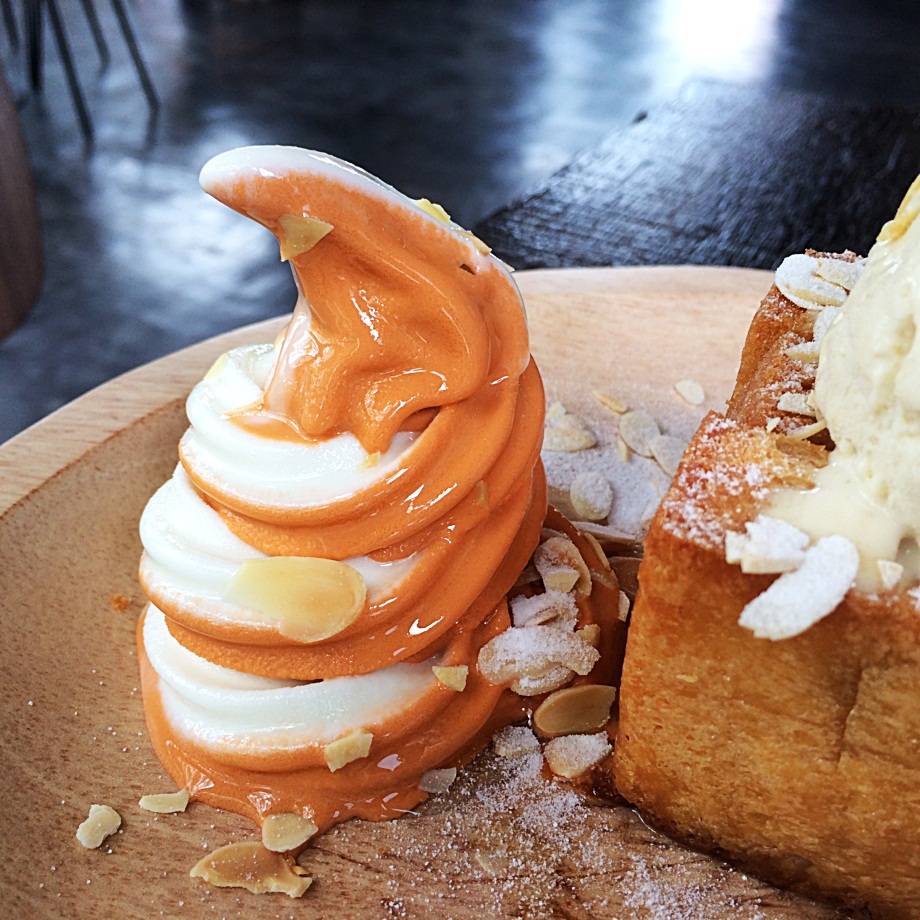 ผงนมไอศกรีมสำเร็จรูป ซอฟเสริฟ รสชาไทย สำหรับ 6 ถุง ( น้ำหนัก 6 กิโลกรัม)