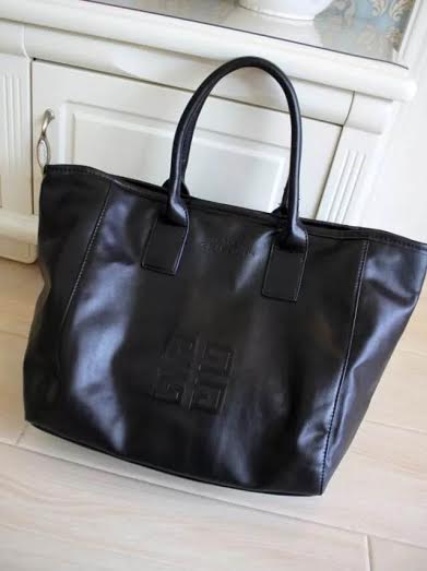 กระเป๋า พรีเมี่ยมน้ำหอม Givenchy