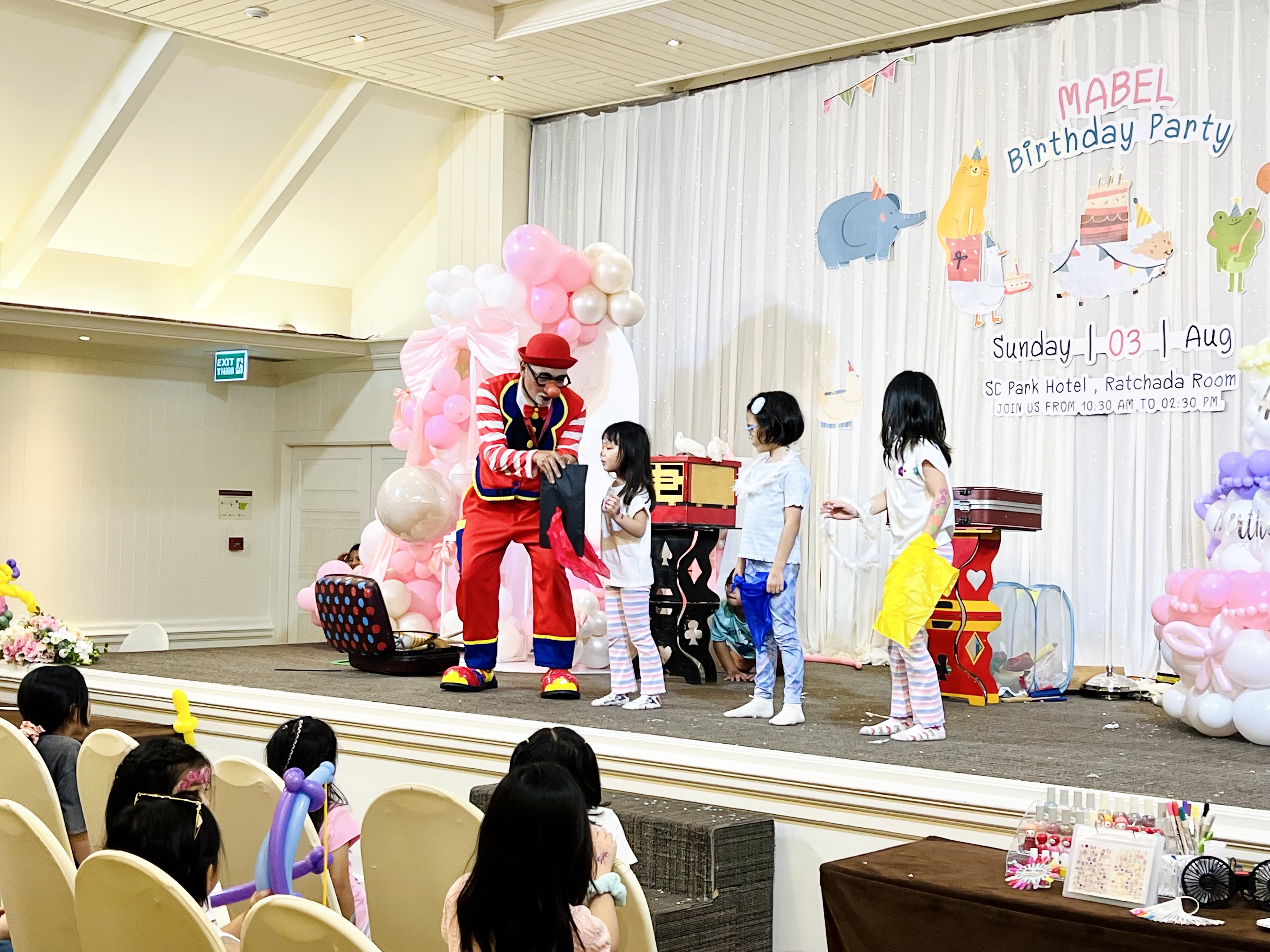 โชว์มายากล แนวตลก มายากลสำหรับเด็กๆ สร้างความสนุกและเสียงหัวเราะ