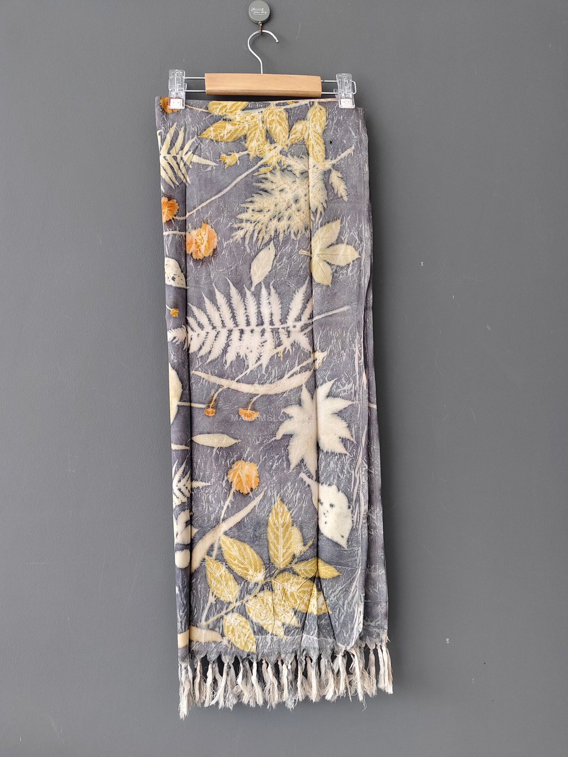 ผ้าพันคอ cotton Eco print Size : กว้าง 70 cm × ความยาว 170 cm มีให้เลือก 6 โทนสี