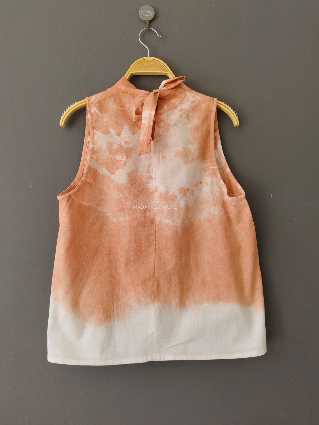 เสื้อผู้หญิงทรงคอเต่าผูกโบว์หลัง Size: S M L XL