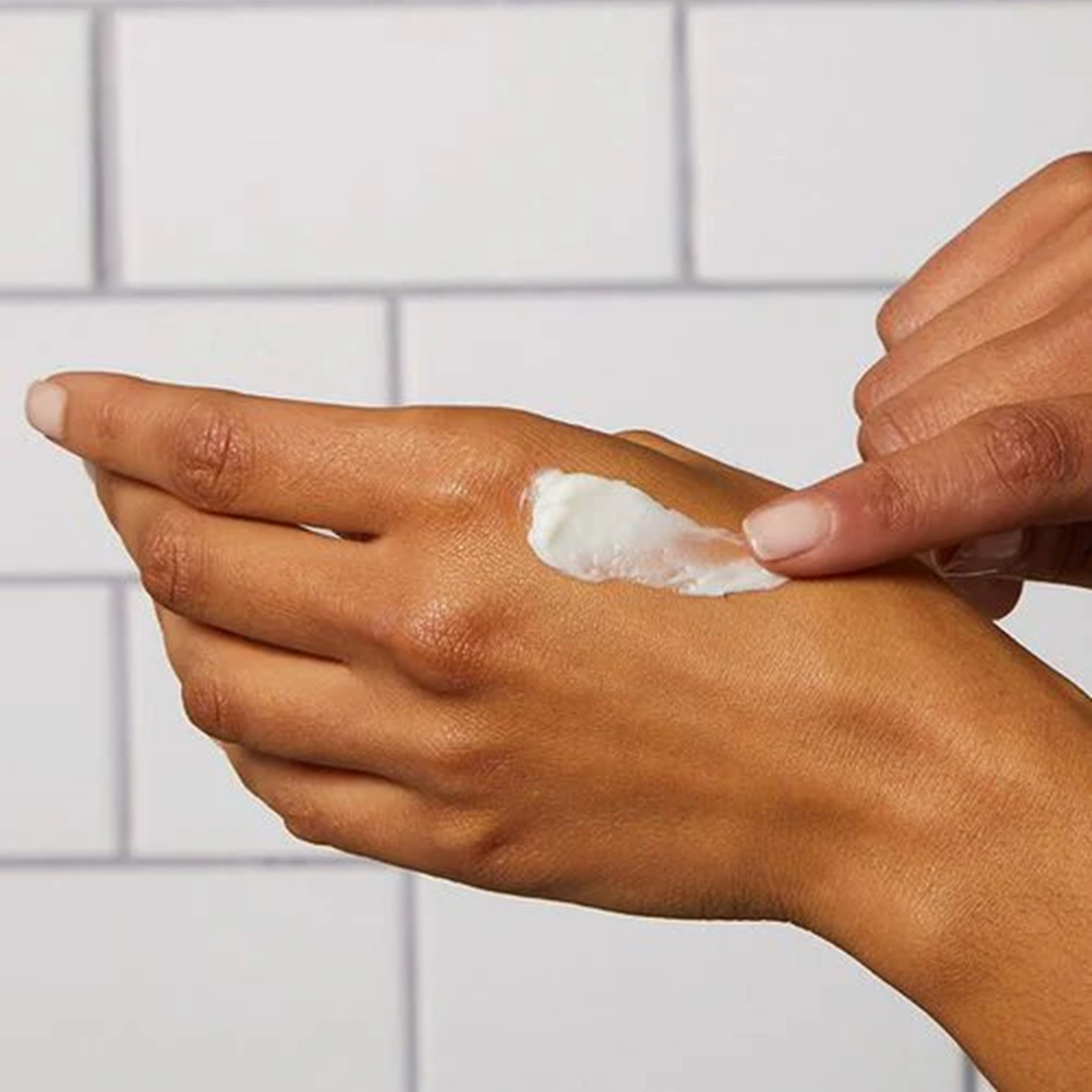 CeraVe Itch Relief Moisturizing Cream 340g ผลิตภัณฑ์บำรุงผิวกายสูตรพิเศษเพื่อผิวแลดูสุขภาพดีริ้วรอยจางลงผิวเนียนนุ่มกระชับอ่อนกว่าวัย