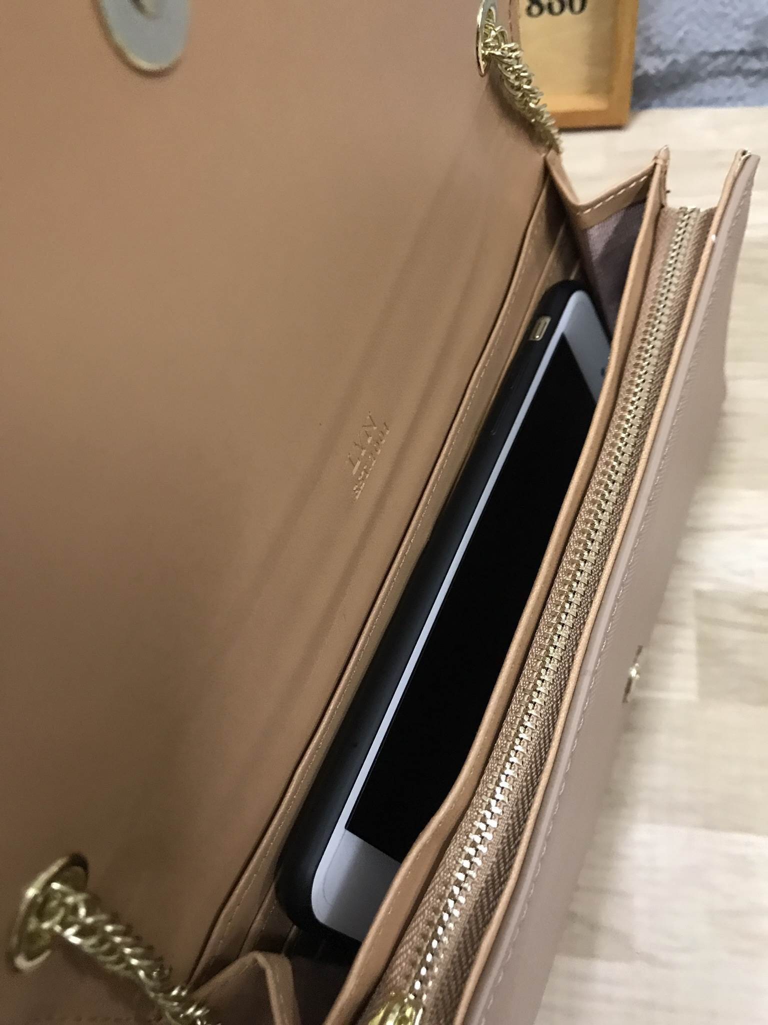 LYN PRALINE WALLET ON CHAIN