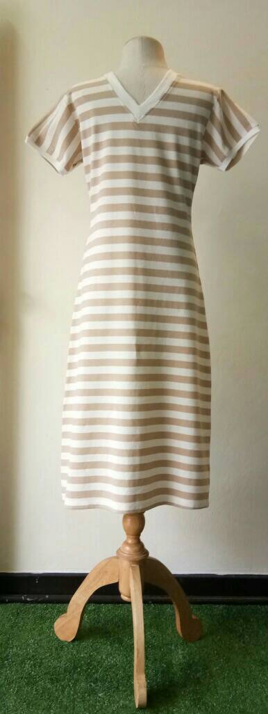 ชุดเดรสแฟชั่น คอวี Size:M