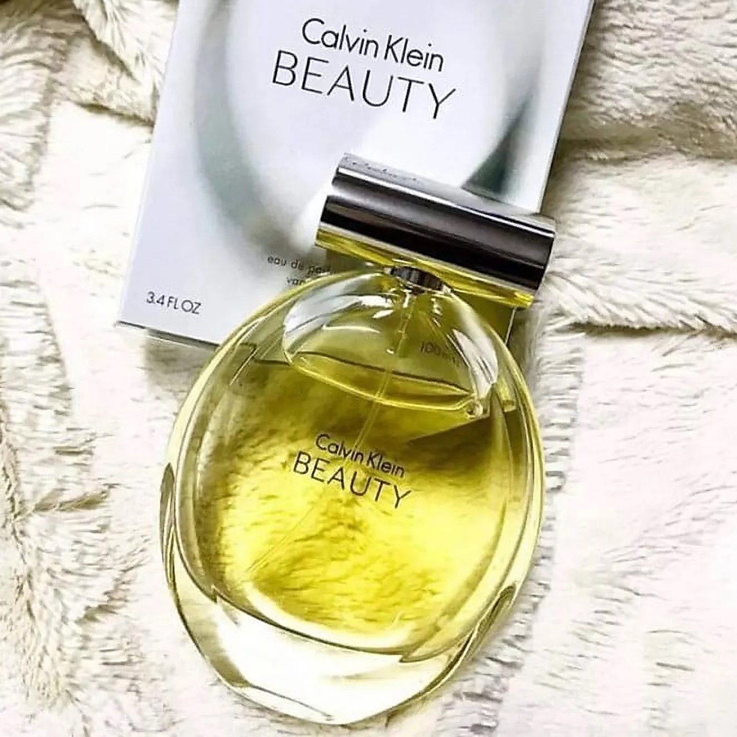 CALVIN KLEIN BEAUTY EDP 100ML น้ำหอมสำหรับผู้หญิงกลิ่นหอมสุดพิเศษสินค้ารับประกันลิขสิทธิ์แท้นำเข้าจากออสเตรเลียพร้อมส่ง