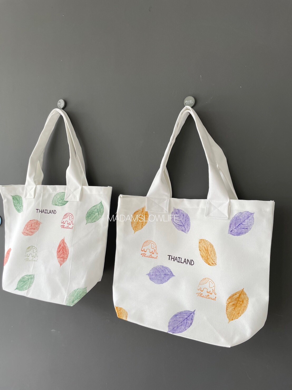 กระเป๋าผ้าแคนวาส พิมพ์ใบไม้ด้วยสีปลอดสารพิษ มี 2 ลาย
