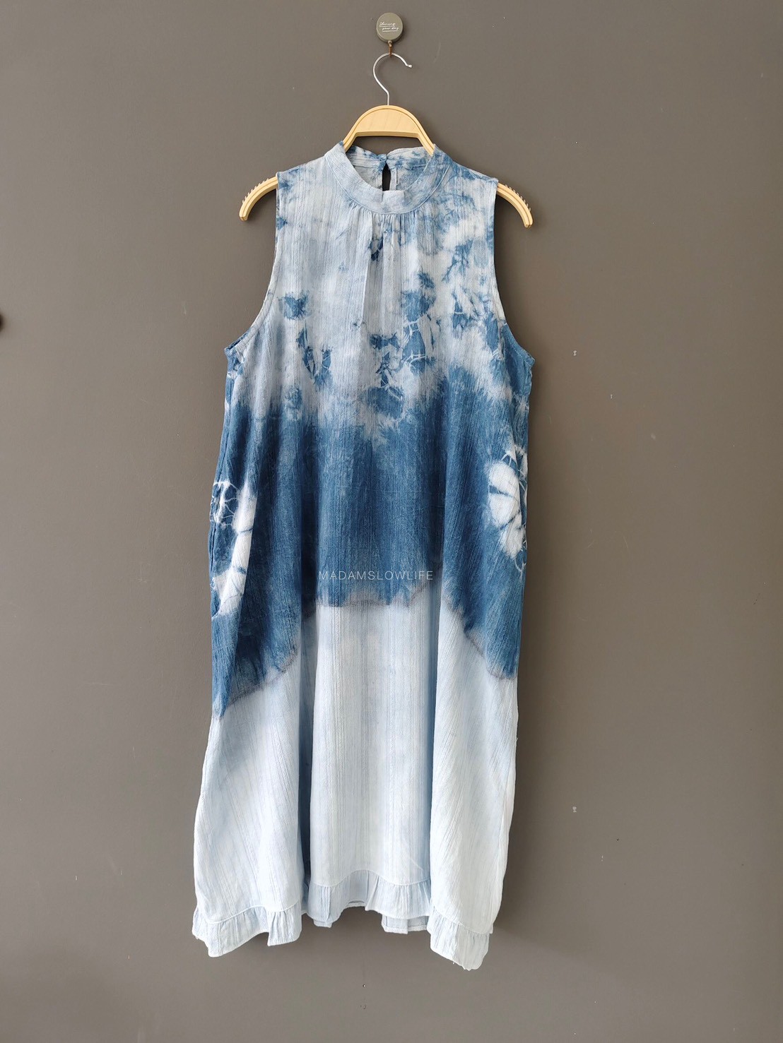 ชุดเดรสคอเต่า Size :F เนื้อผ้าคอตตอน 100% มี texture มัดย้อมครามธรรมชาติ