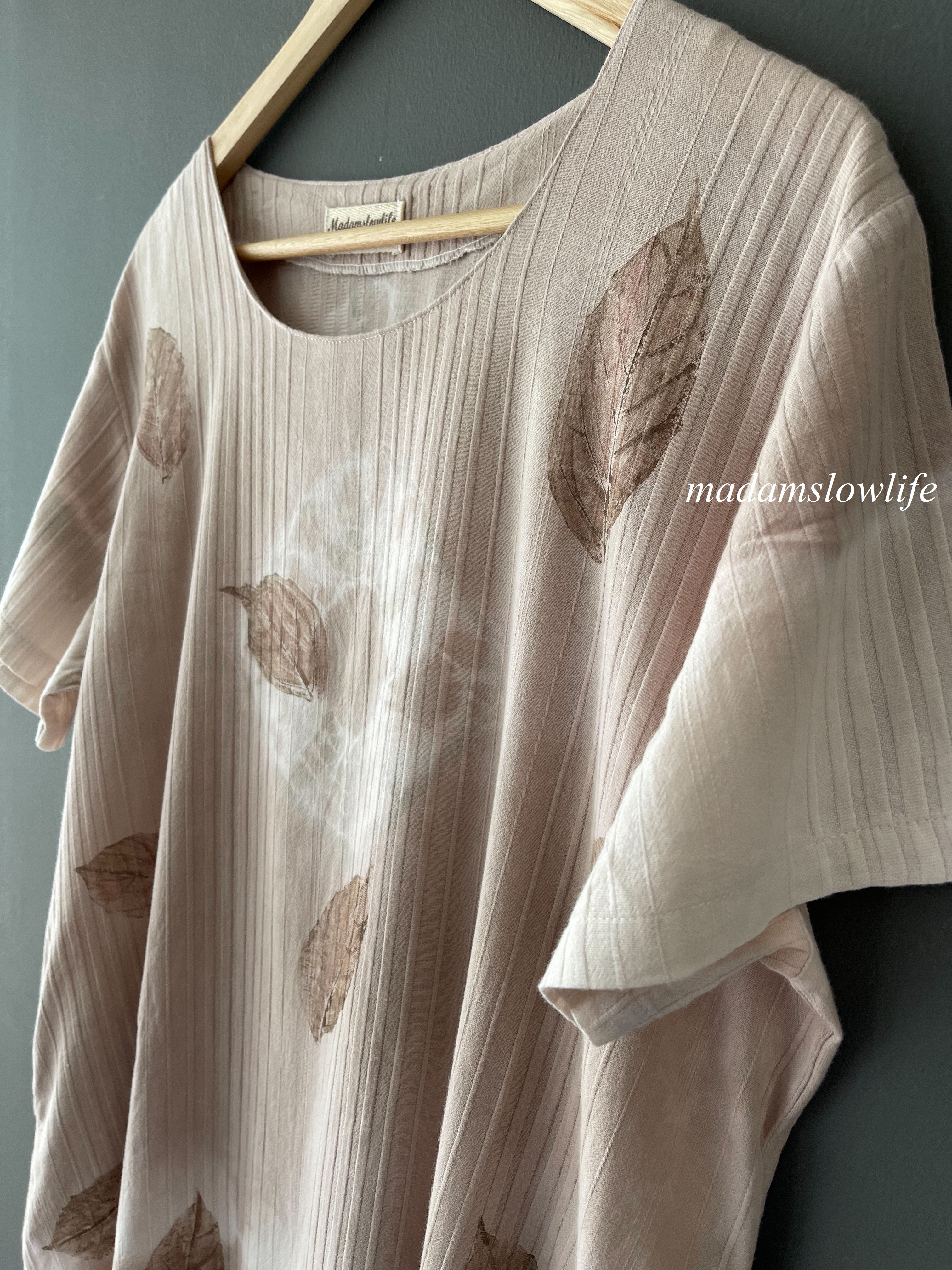 ชุดแซกทรง A แขนสั้น ผ้าคอตตอน 100 % สีน้ำตาล มี Size : S M L XL 2XL