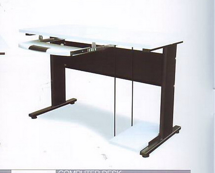โต๊ะคอมพิวเตอร์ผิวเมลามีนโครงขาเหล็ก ขนาด 120x60x75 ซม.