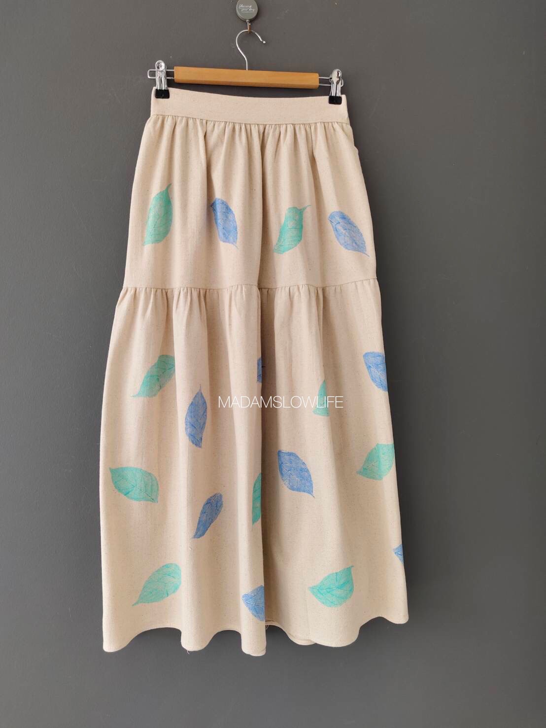 กระโปรงระบาย Size F เนื้อผ้าคอตตอนมีเทกเจอร์ พิมพ์ลายด้วยใบไม้ใช้สีปลอดสารพิษ