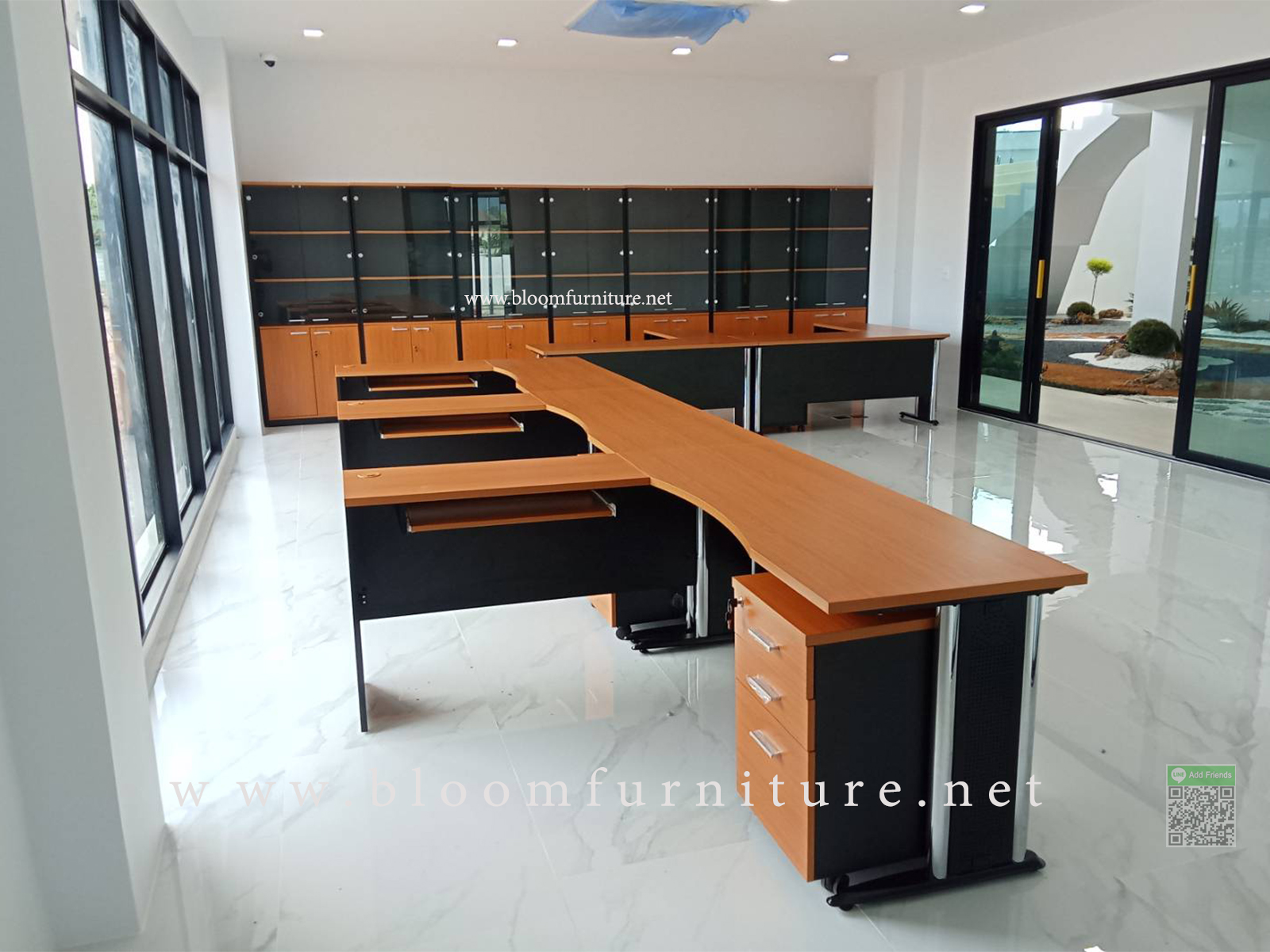 โต๊ะทำงานตัวแอล พร้อมตู้เก็บของล้อเลื่อน (สินค้าสั่งผลิต สีและขนาดปรับได้ตามความต้องการ)