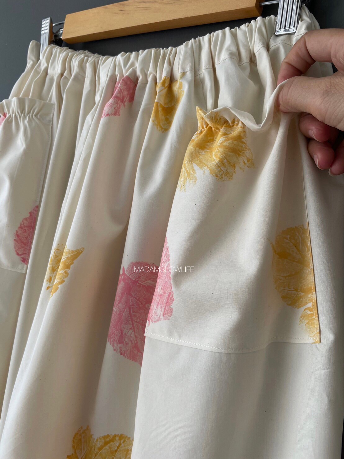 กระโปรง Size F พิมพ์ใบไม้ด้วยสีปลอดสารพิษ