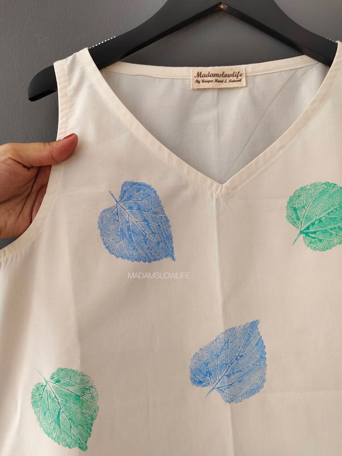 เสื้อผู้หญิงแขนกุด พิมพ์ใบไม้ Size: M L XL