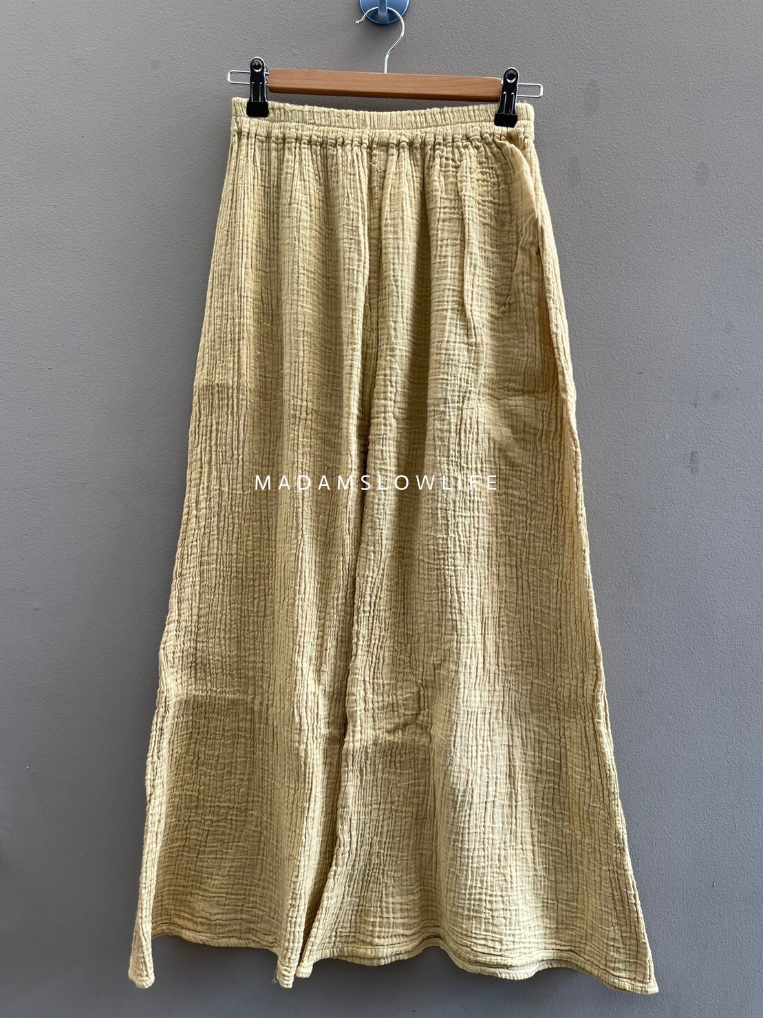 กางเกงขายาว มี 3 สี เนื้อผ้าคอตตอน Cotton Soft with texture design นิ่มใส่สบาย อัดยับ ไม่ต้องรีด เอวยืด Elastic waist