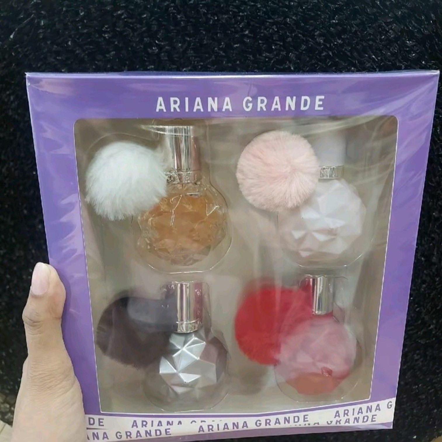 Ariana Grande Perfume Set เซ็ตน้ำหอมผู้หญิงกลิ่นหอมหวานเซ็กซี่สุดพิเศษสินค้านำเข้าจากต่างประเทศของแท้พร้อมส่ง