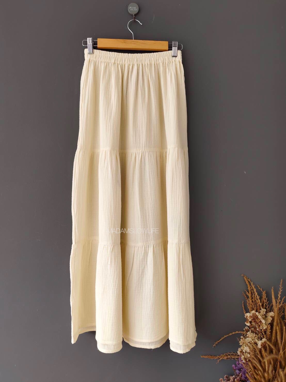 กระโปรงระบาย Size F เนื้อผ้าคอตตอนมีเทกเจอร์ พิมพ์ลายด้วยใบไม้ใช้สีปลอดสารพิษ