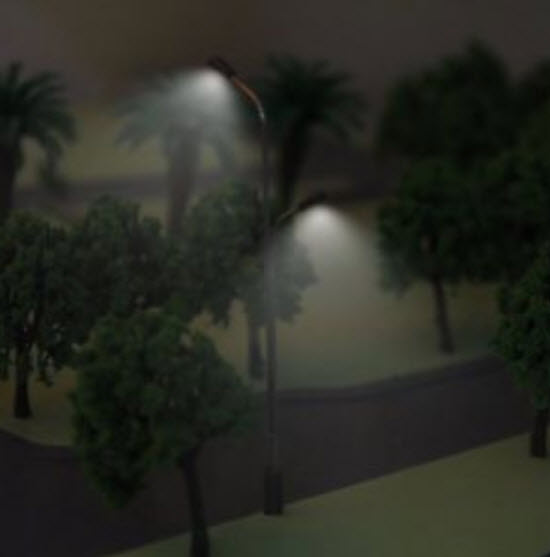 เสาไฟโลหะ 3 โวลต์ สูง 8 ซ.ม. / ชุด 5 ต้น (พรีเมี่ยม)